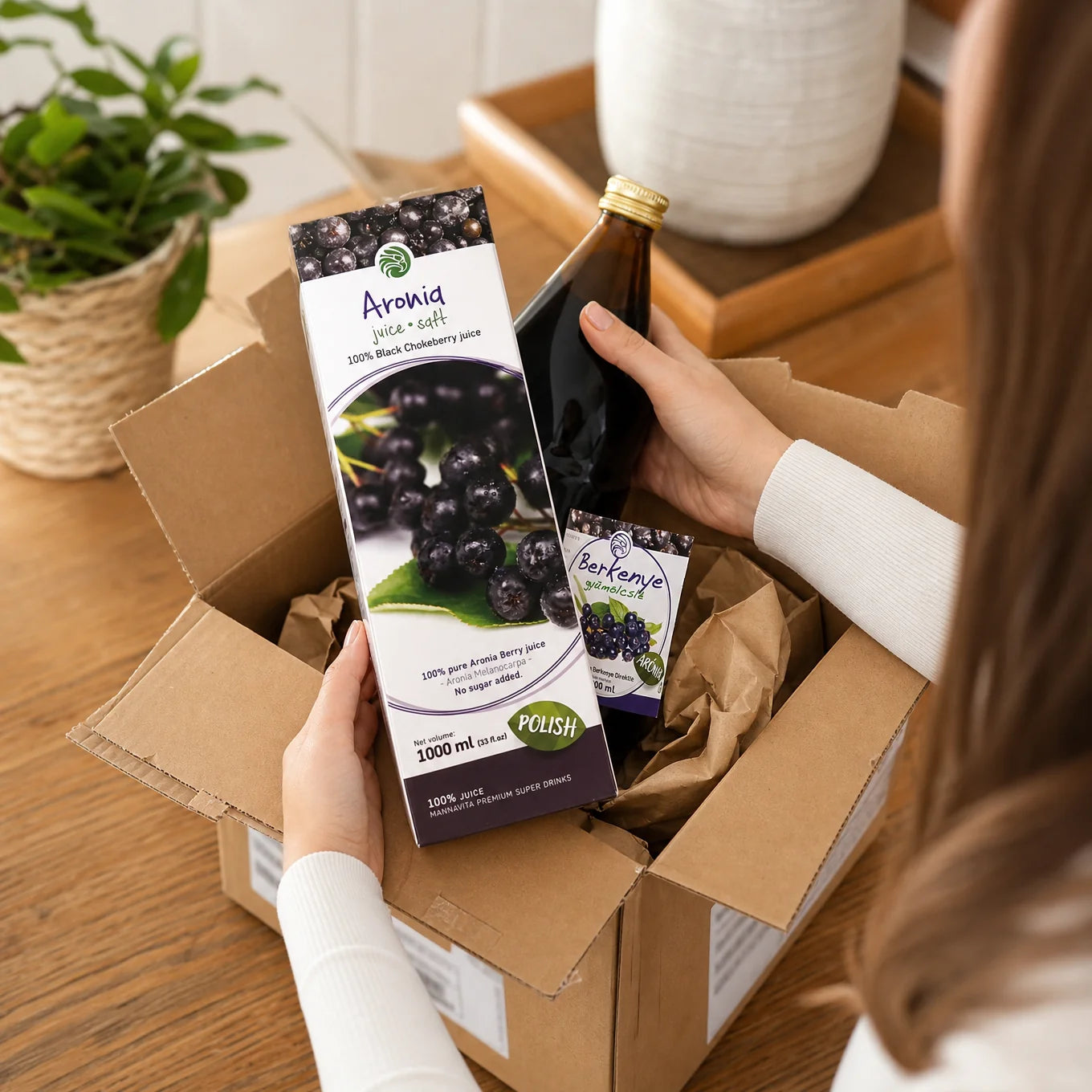 Mannavita Aronia berry 100% pure pressed juice • 1000 ml